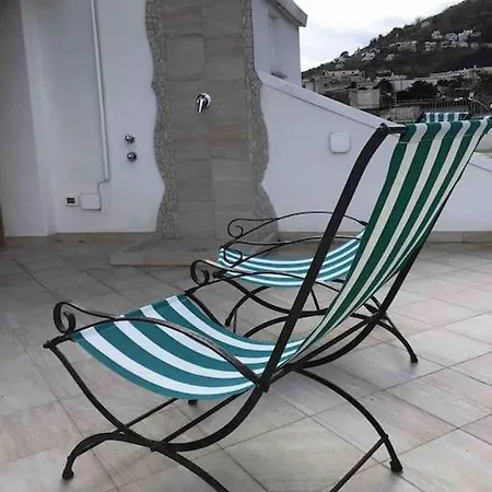 Apartment Mansarda Con Terrazza Davanti Castello Aragonese *