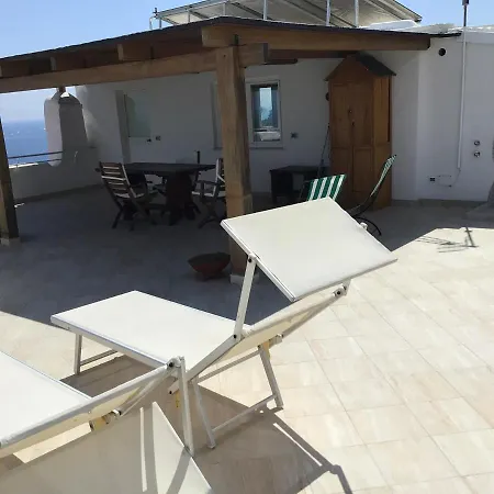 Apartment Mansarda Con Terrazza Davanti Castello Aragonese *